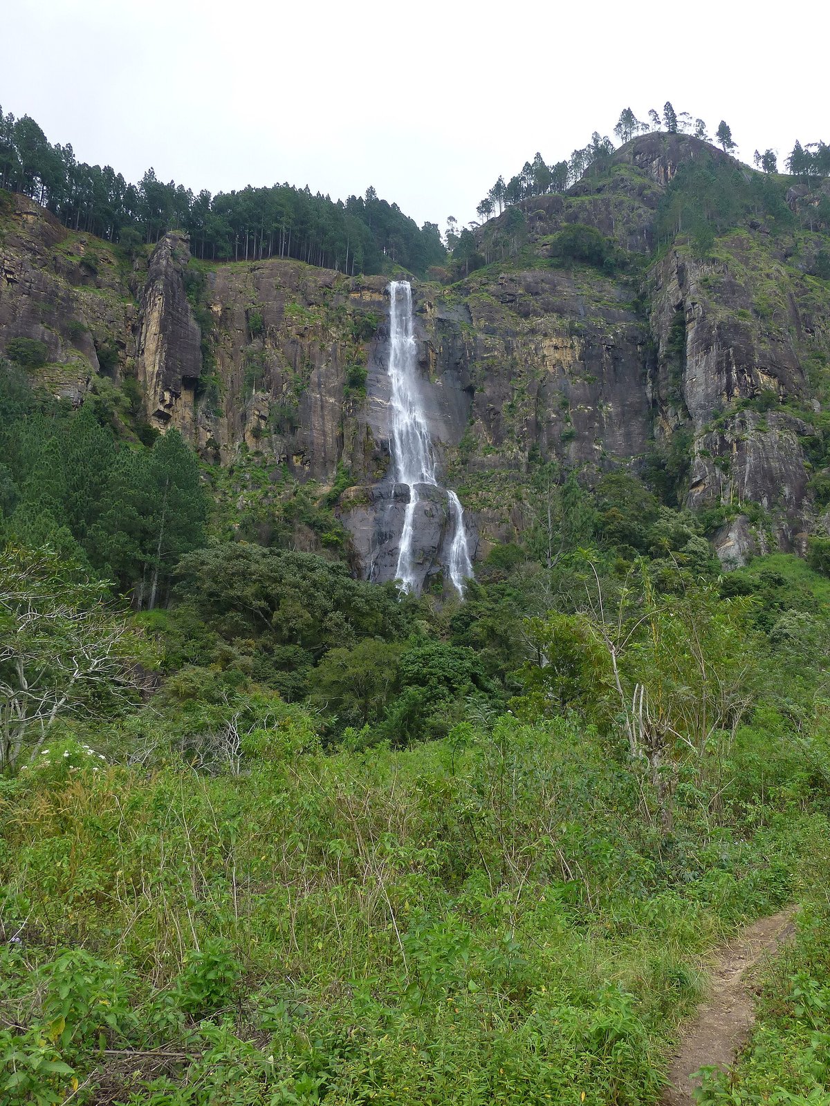 Bambarakanda Falls — Sri Lanka