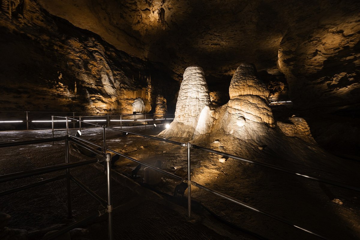 Onondaga Cave