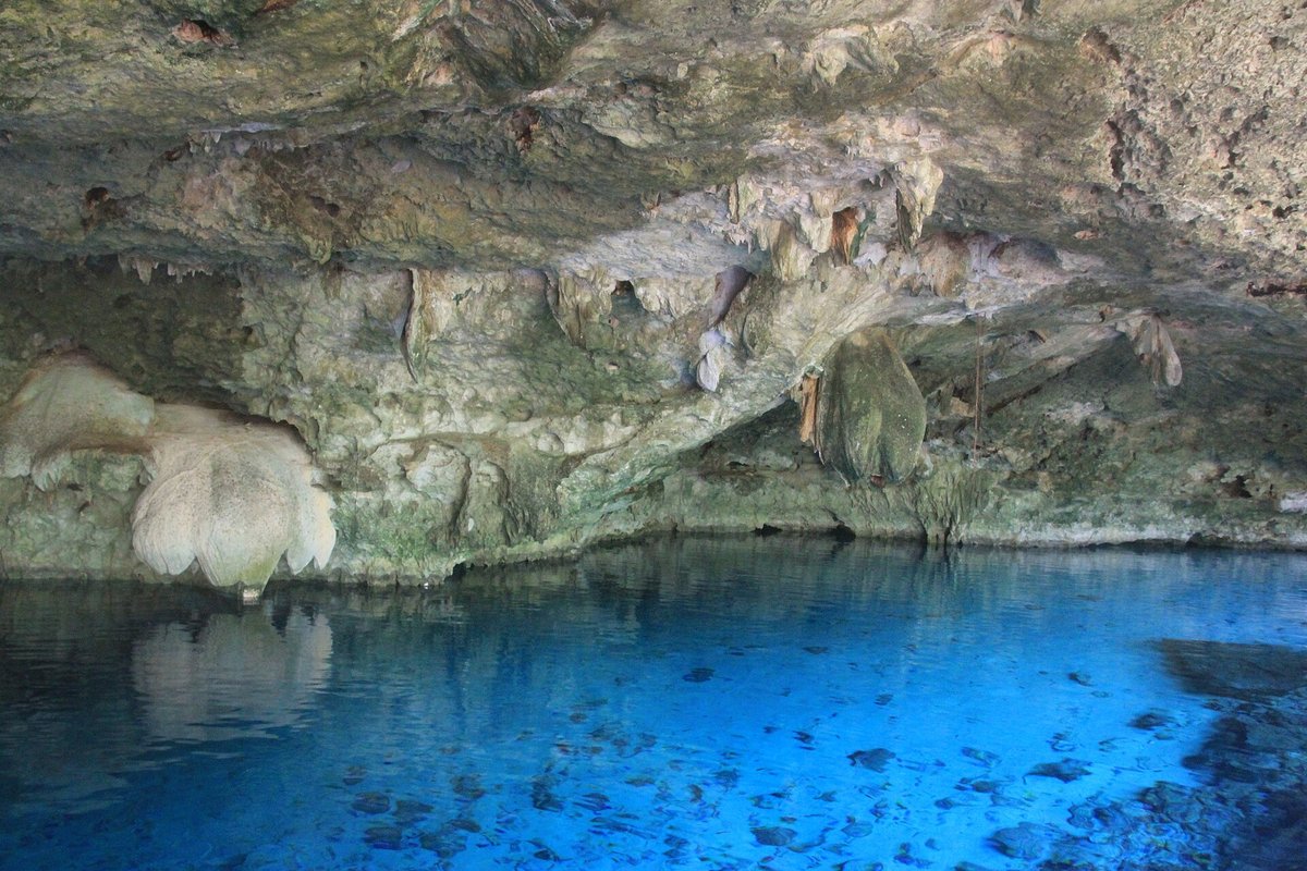 Cenote Dos Ojos Underwater Cave — Yucatan Mexico