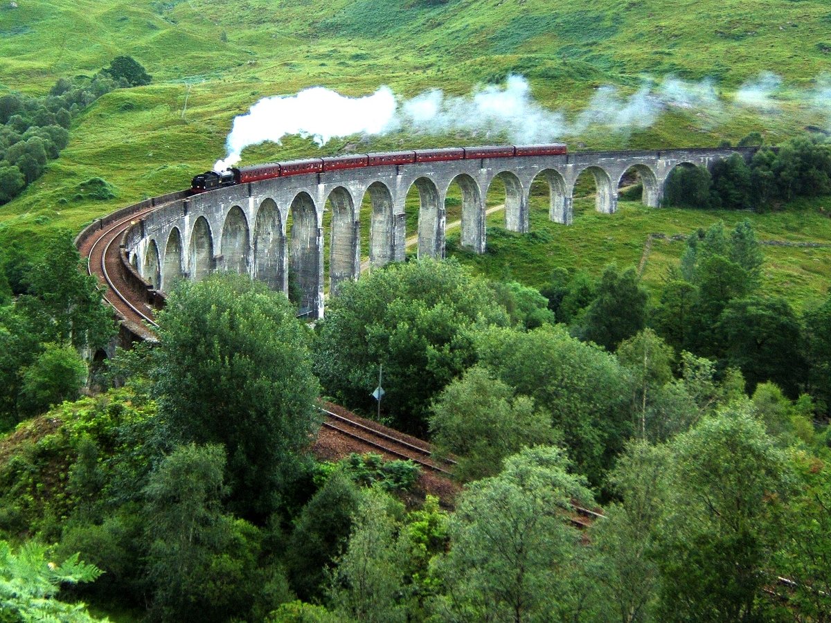 Glenfinnan Viaduct Glen Vista