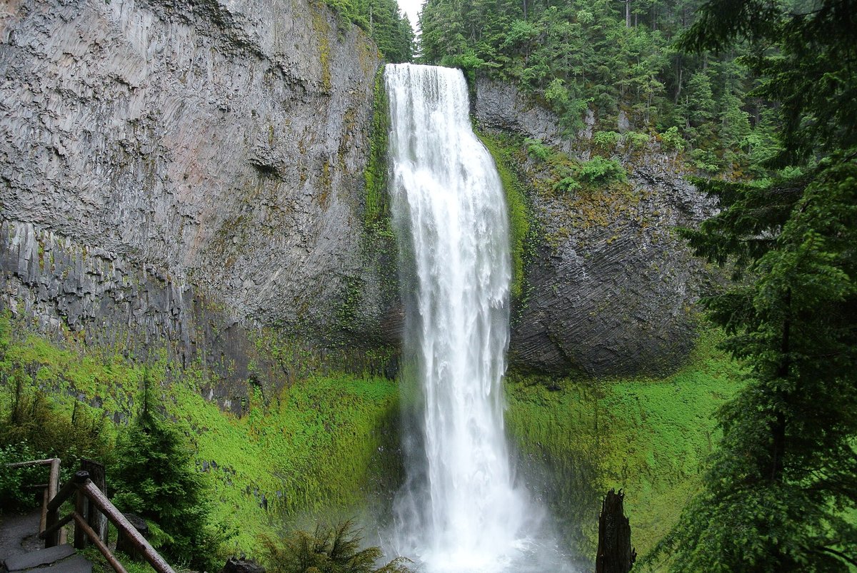 Salt Creek Falls