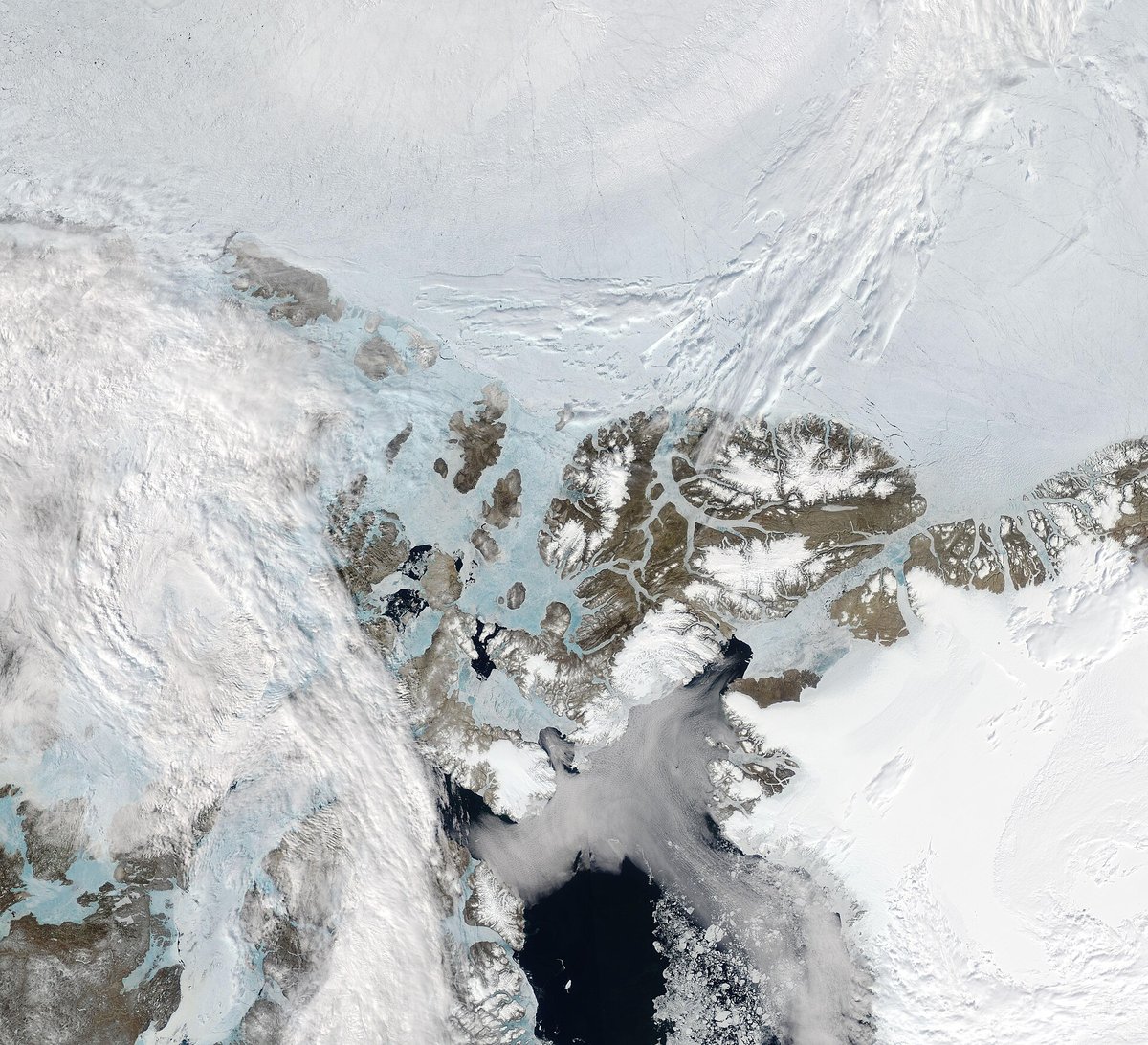 Sea Ice Breakup Baffin Bay — Nunavut Canada