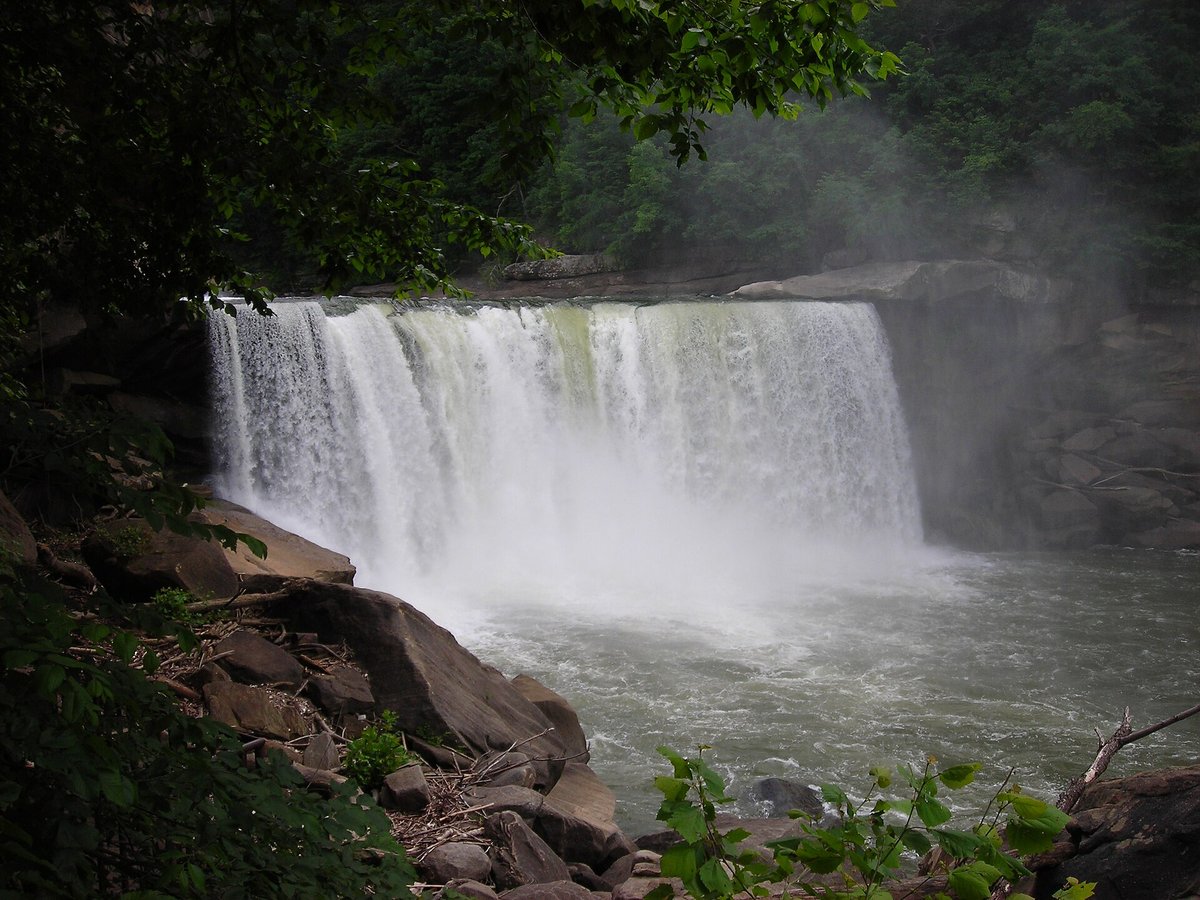Cumberland Falls Moonbow — Kentucky