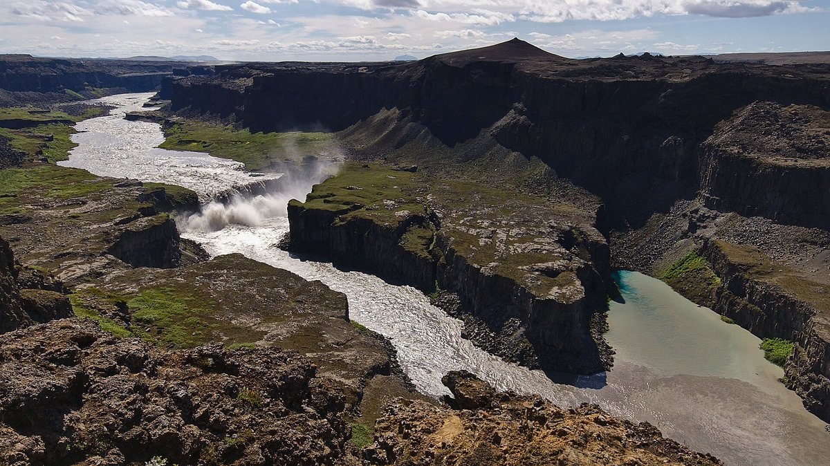 Hafragilsfoss Waterfall — Iceland