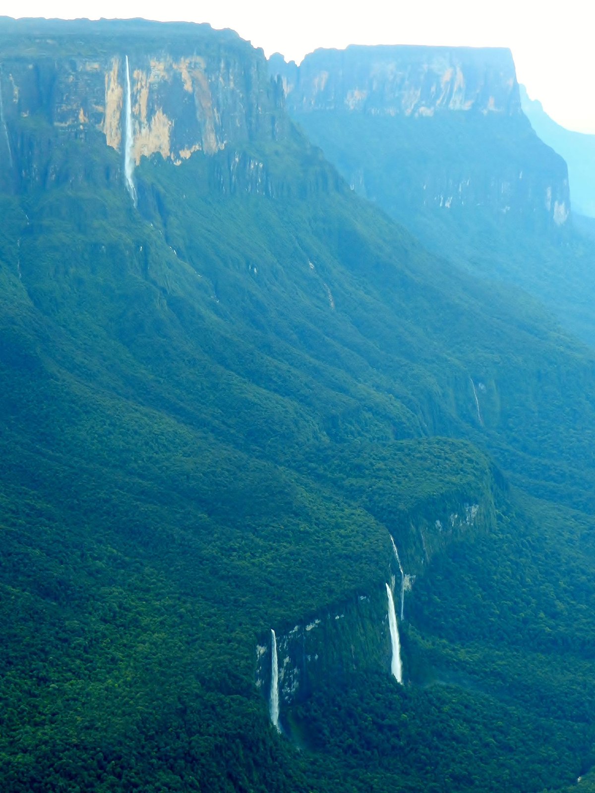 Cuquenan Falls — Venezuela