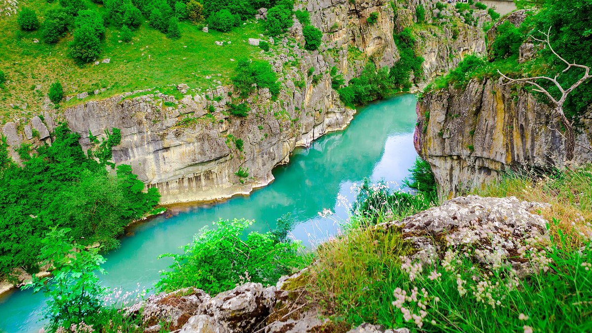 Drin Gorge Komani Lake