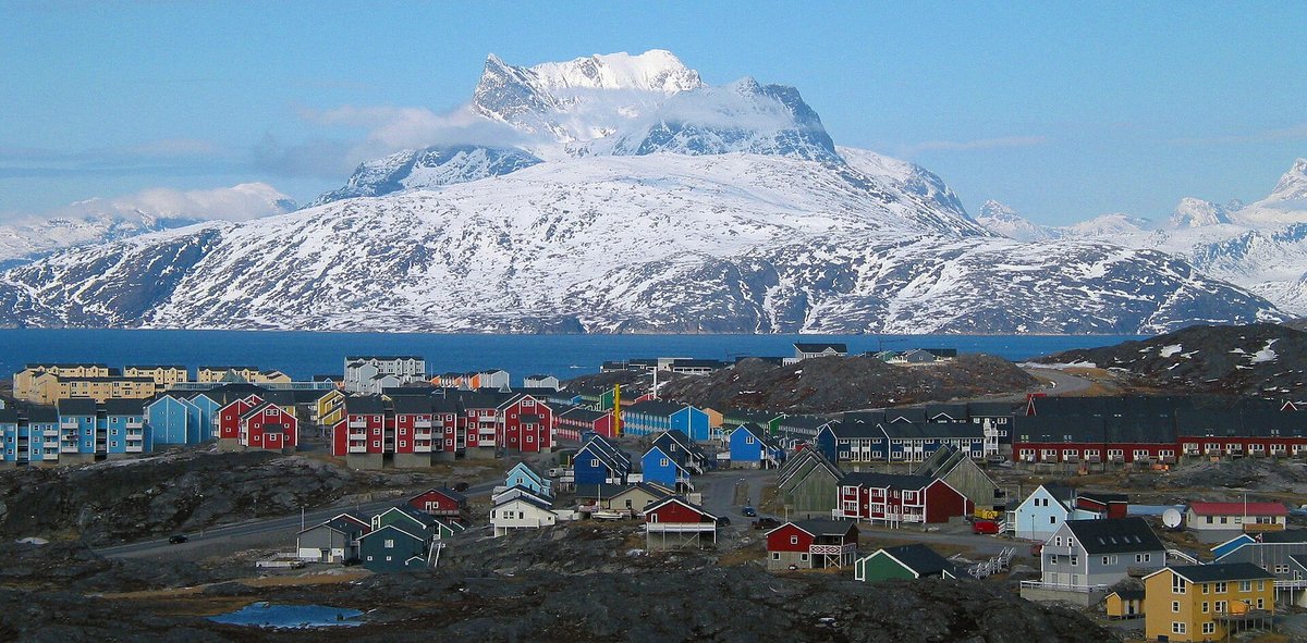 Sermitsiaq Mountain
