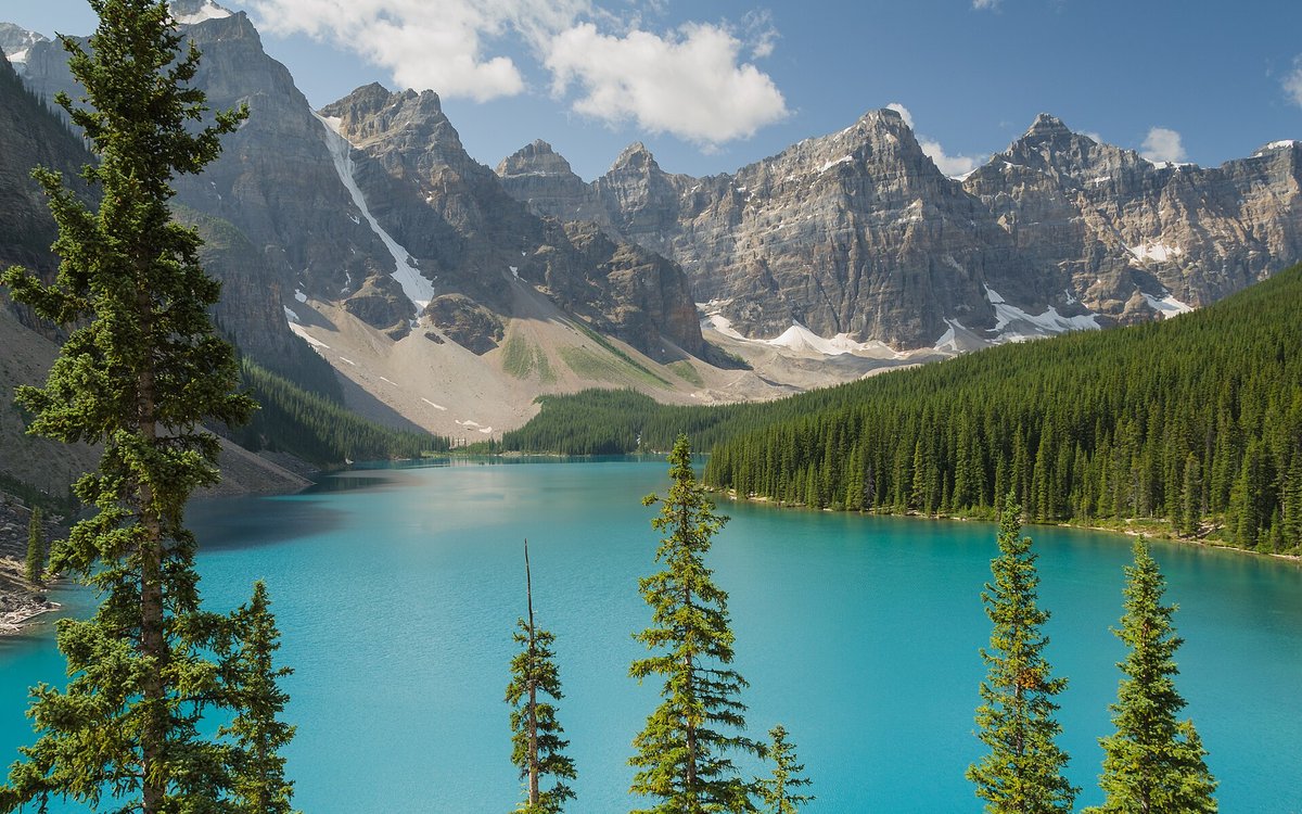 Moraine Lake Valley of Ten Peaks