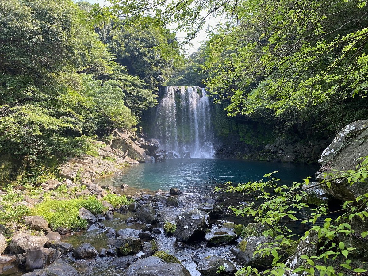 Cheonjeyeon Falls