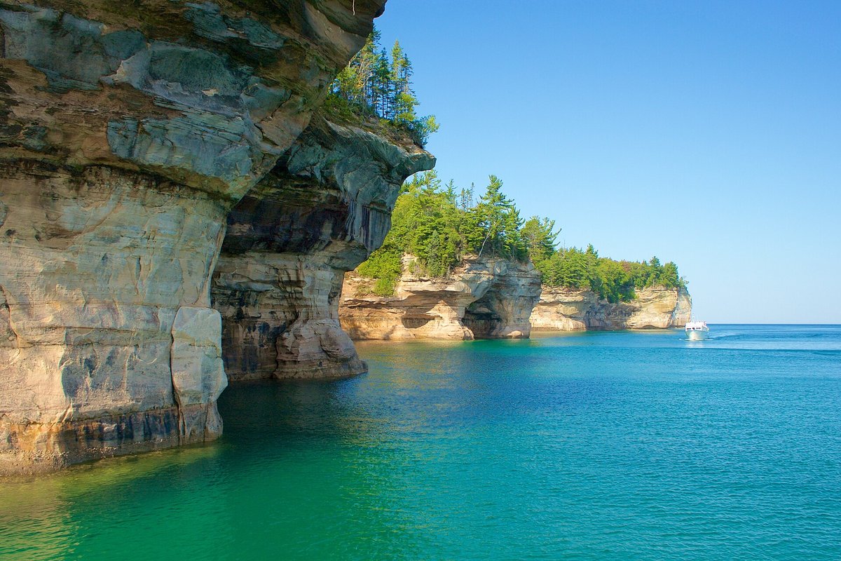 Pictured Rocks Cliffs