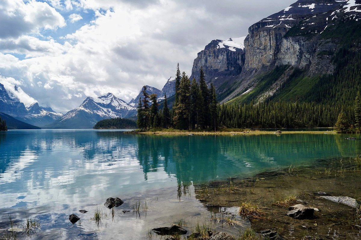 Spirit Island Maligne Lake