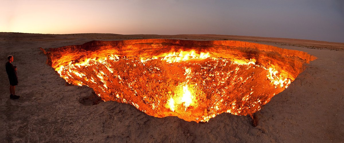 Darvaza Gas Crater Flames — Karakum Desert Turkmenistan